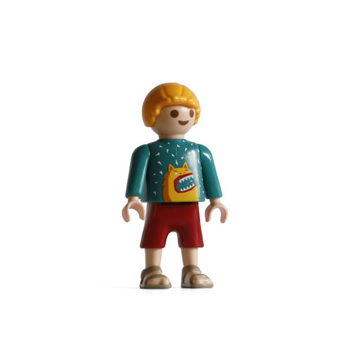 Playmobil niño rubio con chanclas y camiseta monstruo ¡Mercadillo!