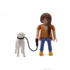 Playmobil Chica con perro blanco ¡Mercadillo! | clickclack.es