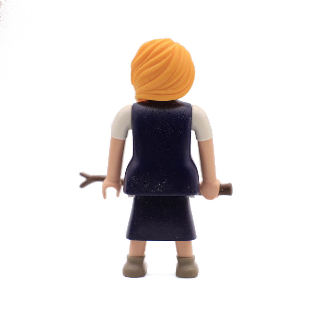 Playmobil Aldeana rubia con palo ¡Mercadillo! | clickclack.es