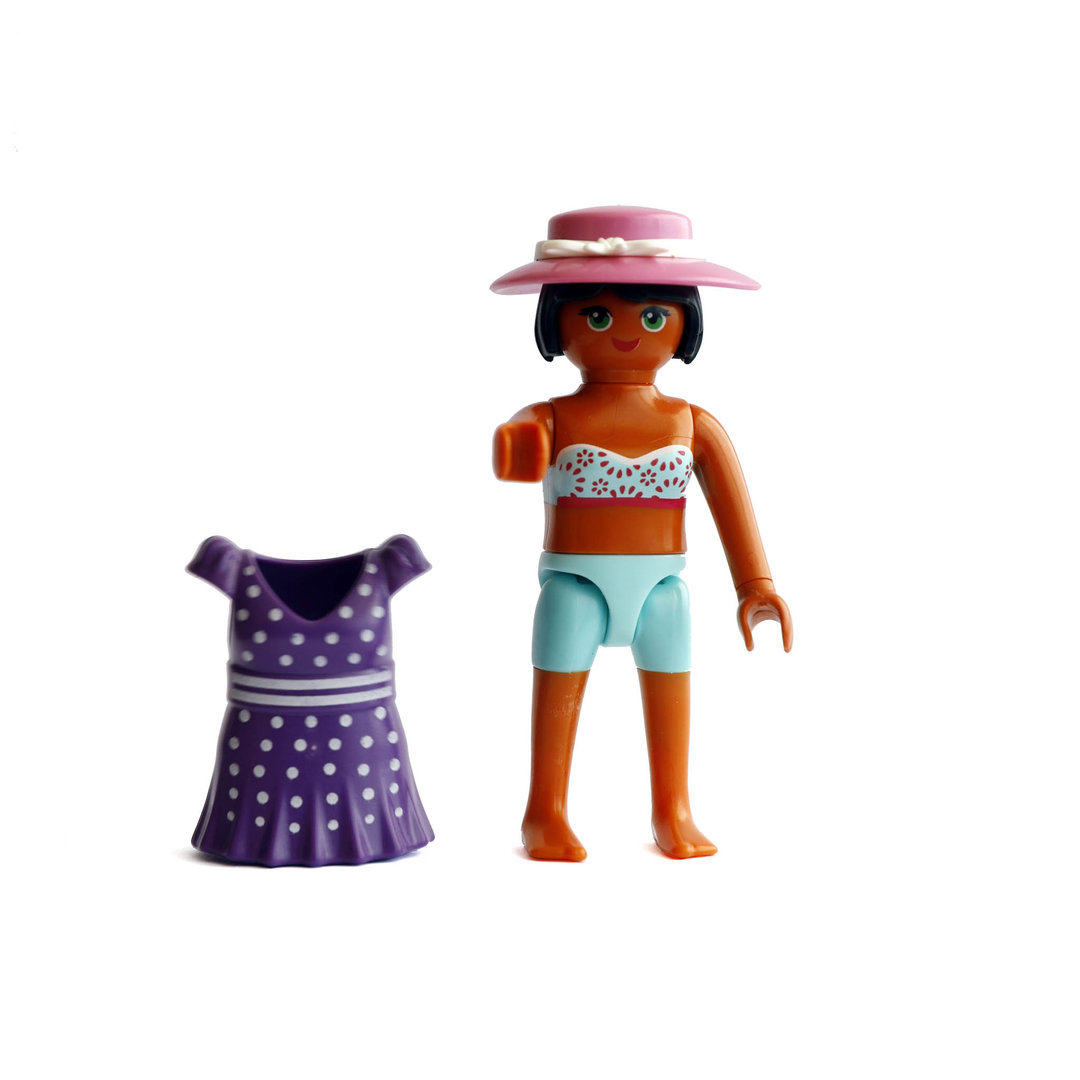 Playmobil Chica playa con vestido y sombrero ¡Mercadillo! | clickclack.es