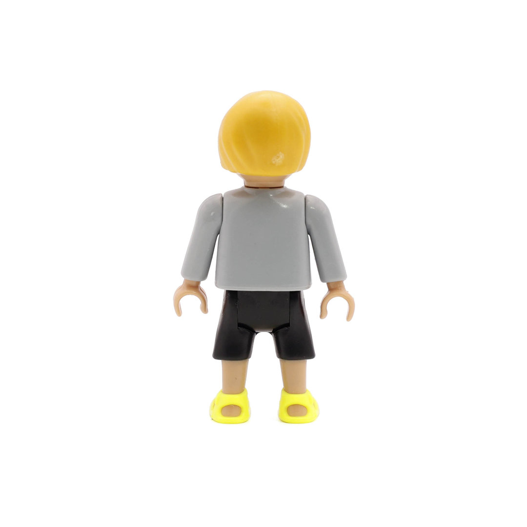 Playmobil Niño rubio con sandalias amarillas ¡Mercadillo! | clickclack.es