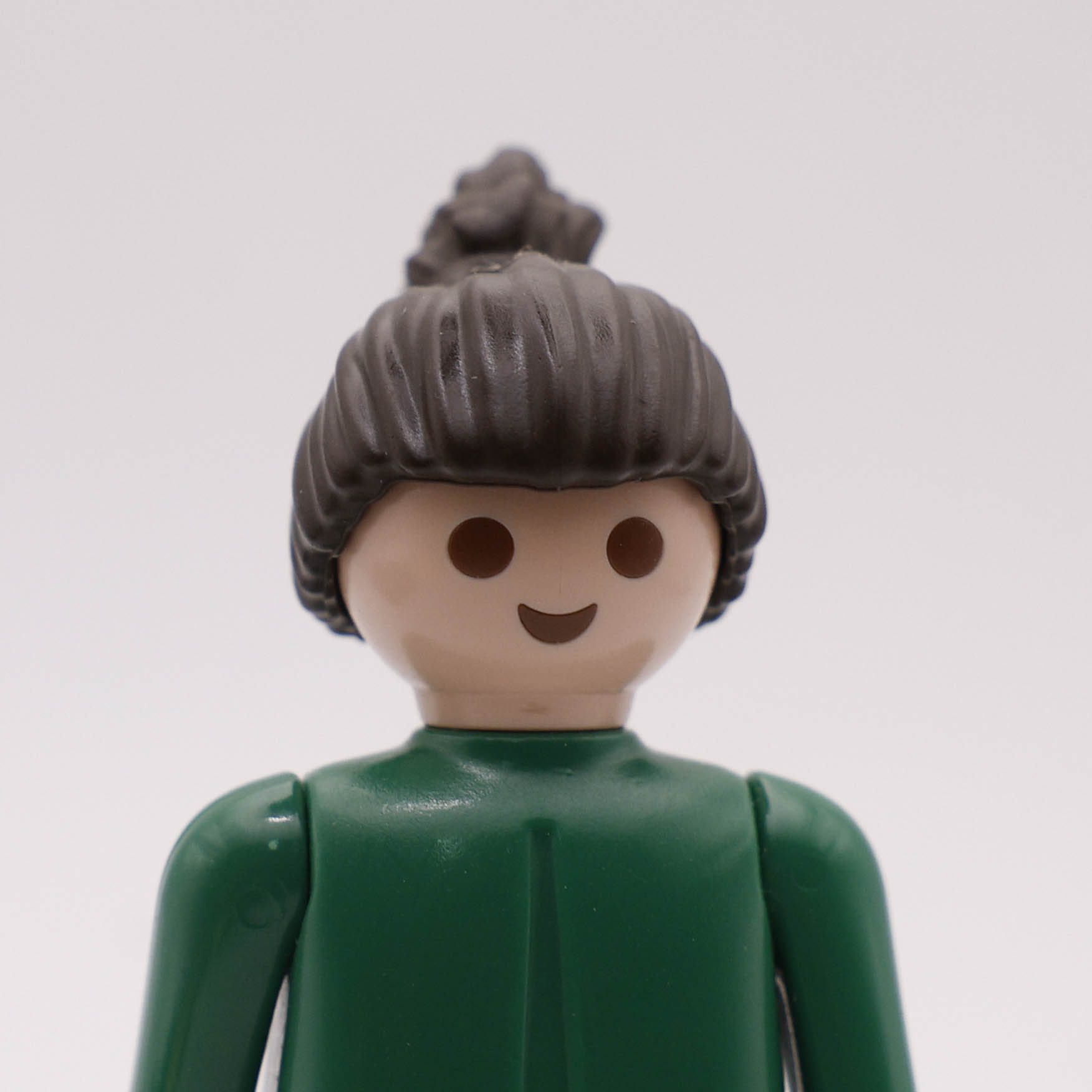 Playmobil Pelo castaño recogido hacia arriba
