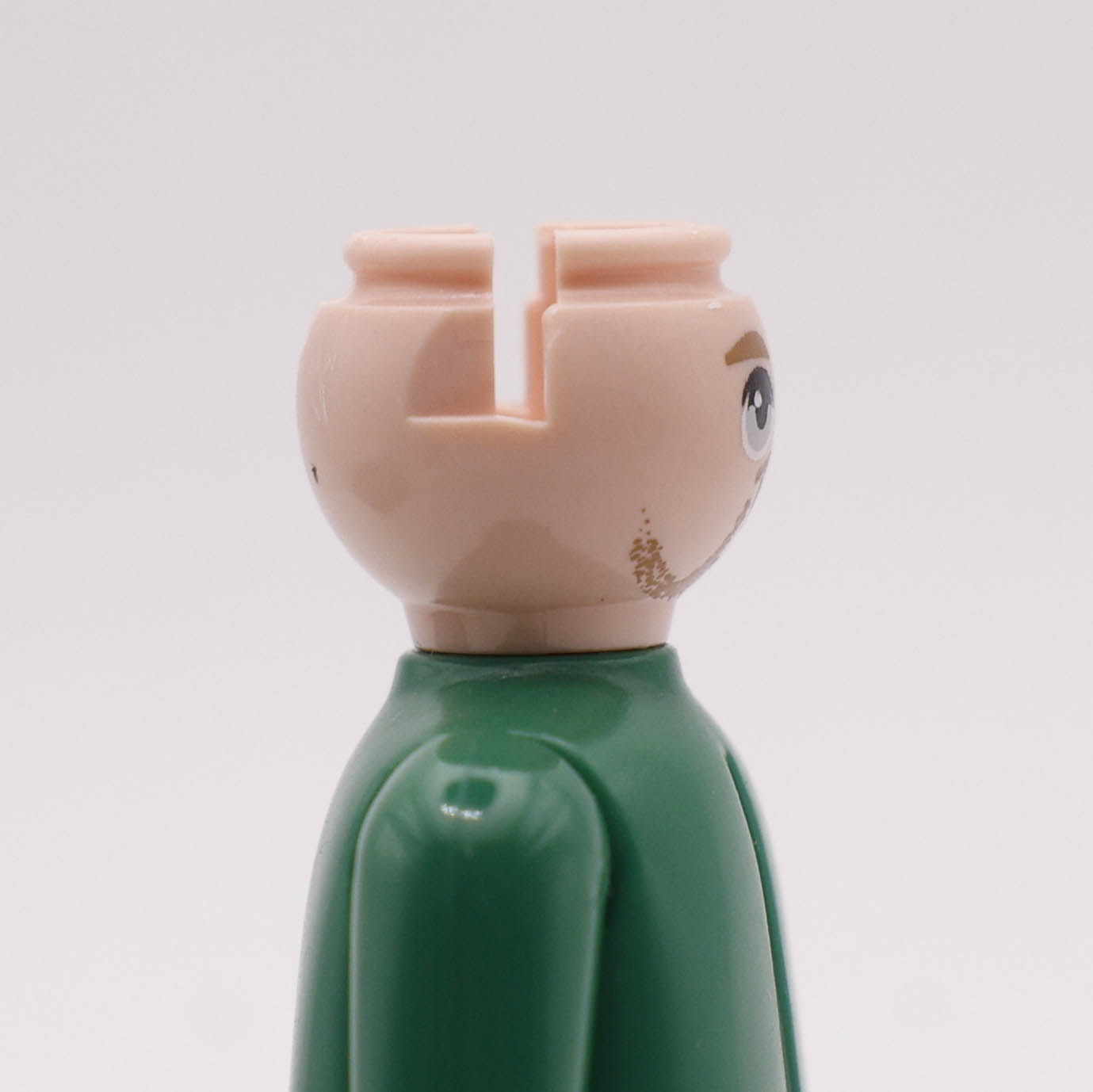 Playmobil Cabeza ojos grandes barba marrón clara